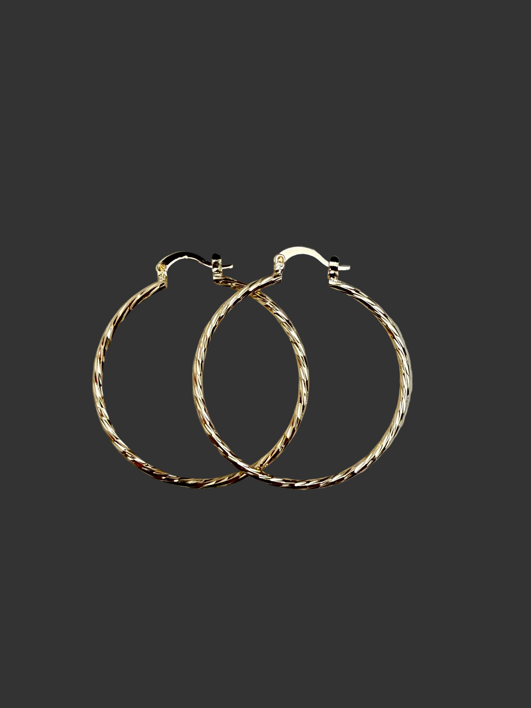 MEDIUM GOLD HOOPS EARRINGS
